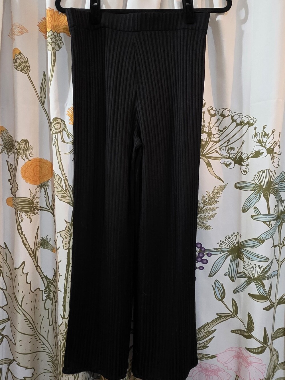 H&M Flowy Ribbed Pants - Picture 4 of 4